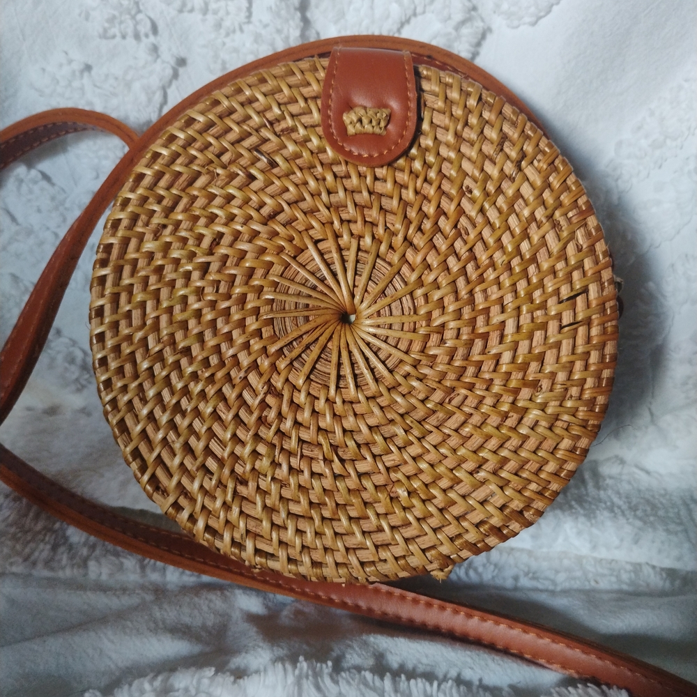 Elegant Woven Boho Crossbody Bag in Tan